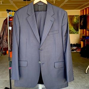 Men’s 2 piece suit.